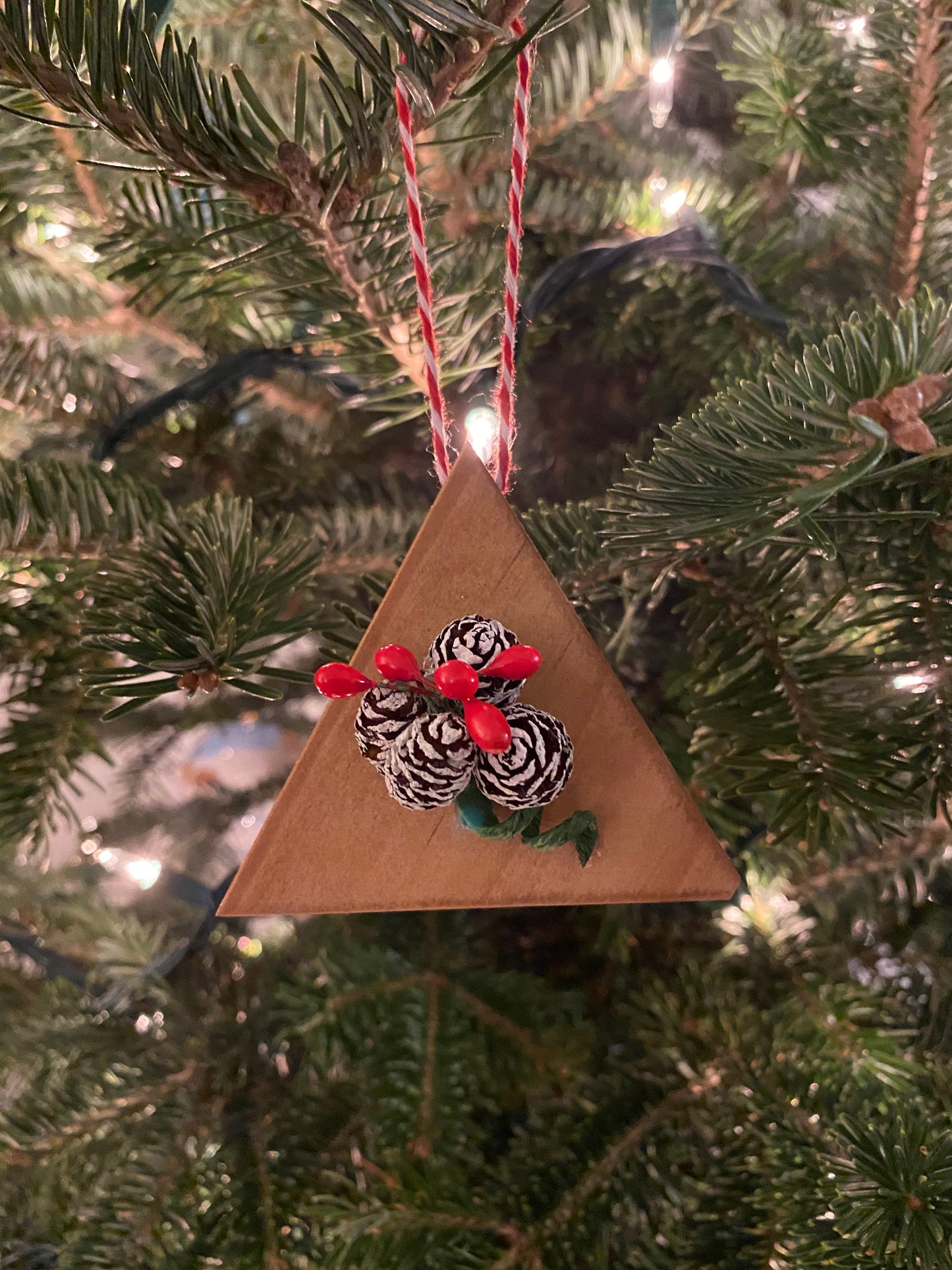 Pine Wood Triangle Ornaments 3" natural Pinecone Berry