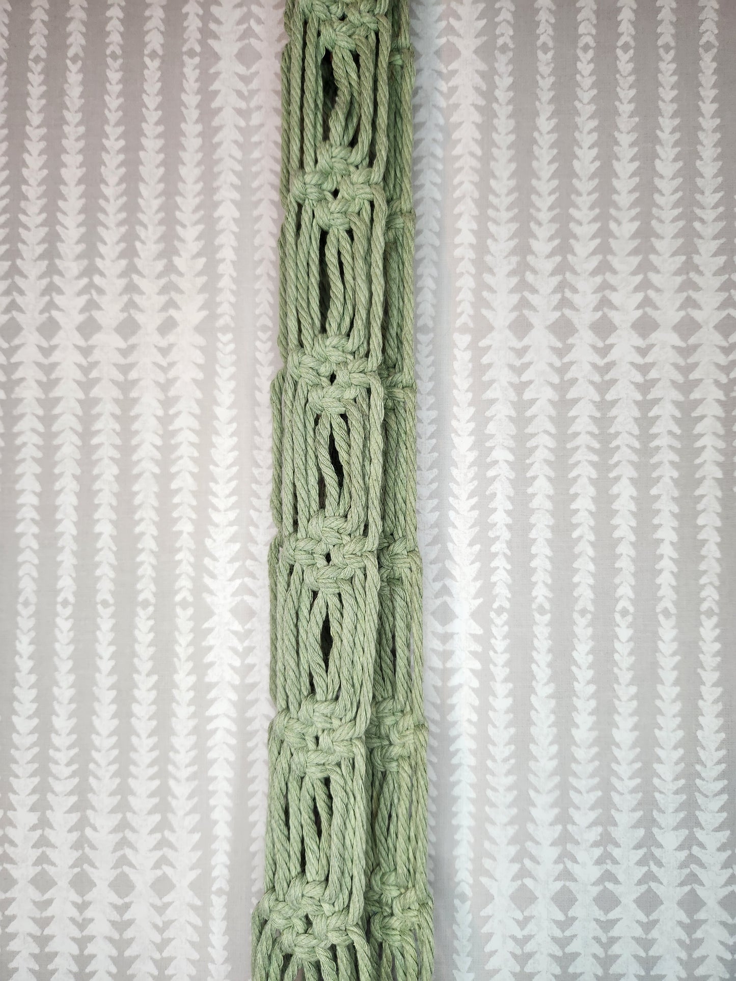 Alternating Square Knot Macramé Plant Hanger