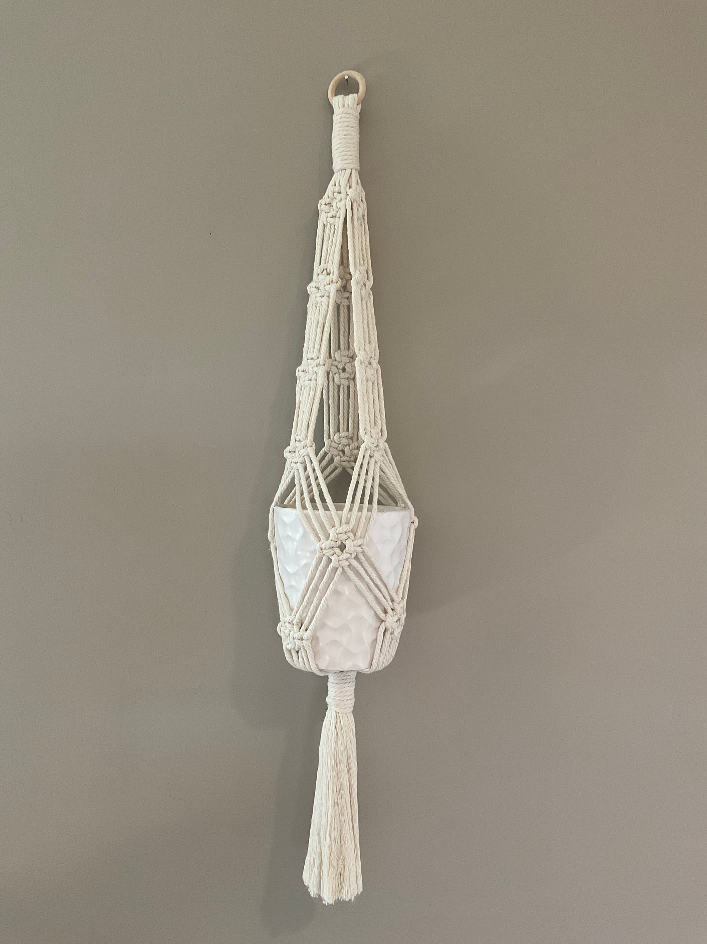 Decorative White Ceramic Macramé Plant Hanger